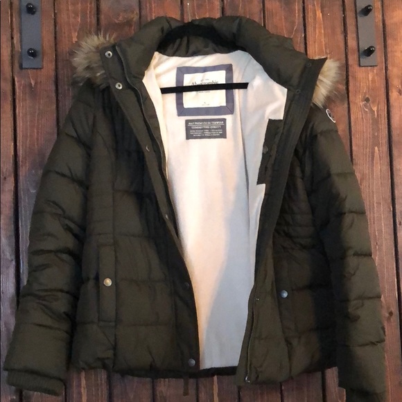 Abercrombie & Fitch Jackets & Blazers - Abercrombie NWOT super warm and cute versatile